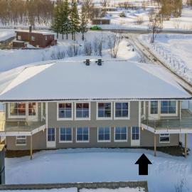 A Modern Home in Nature's Embrace, hotel in Tromsø