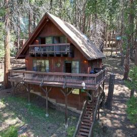 A-Frame Cabin in The Sequoias, hotel in Wofford Heights