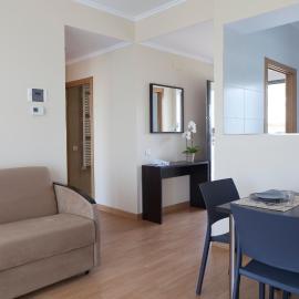 Aparthotel Jardines de Aristi, hotel v destinaci Vitoria-Gasteiz