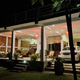 River Front Villa, отель в Ваддуве