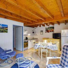 Appartement T4 avec balcon, 4-6 pers, proche centre et télécabine, navette gratuite - FR-1-401-276