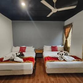 1 Hati Homestay Sepang, hotel in Sepang