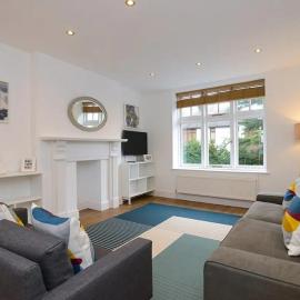 The Dagmar Grove Apartments, hotel a Nottingham
