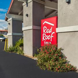 Red Roof Inn Redding، فندق في ريدينغ