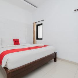 RedDoorz near Jawa Timur Park 3, hotel a Karangploso