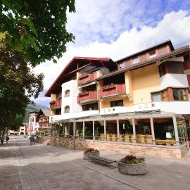 Residence Bacher, hotell i Valdaora