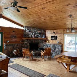 Brimley में, होटल Brimley Lodge / Sleeps 36 / Snowmobile & ORV Trail