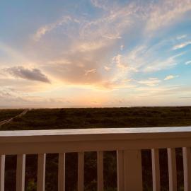 OCEANFRONT K Building!! Incredible views. Steps from the Beach, hotel in Harbor Island