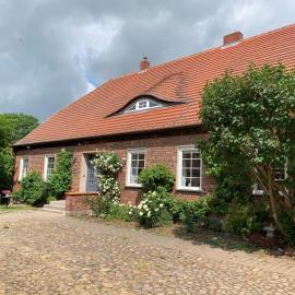 Nussbaumhof mit Koppel、Plathのホテル