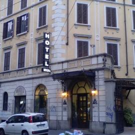 Hotel Minerva, hotel a Milà