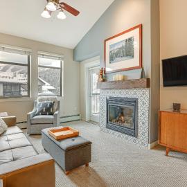 Mtn Views & Pool Access: Sunny Winter Park Retreat