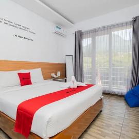RedDoorz near Jawa Timur Park 2