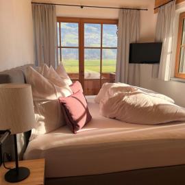Landhaus Honsahof-Family Appartements Zillertal, מלון בפוגן