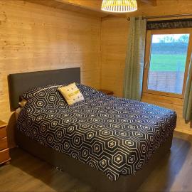 Inviting 2-Bedroom Cabin in Ashton Under Hill, hotel di Evesham