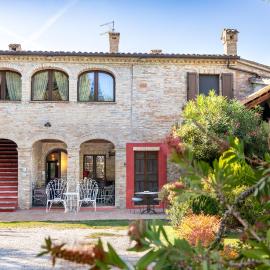 Agriturismo Corte Decia, hotel v destinácii Saludecio