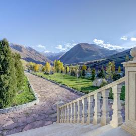 Mountain View Hot Spring Resort, Hotel in Alamedin