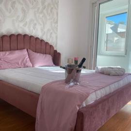 Labanca's Luxury center, hotel u Meteri