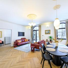 5 Sterne Ferienwohnung Schlossplatz - Sachsen Vogtland Erzgebirge 6 Personen 3 SZ Sauna Kamin, hotel em Auerbach