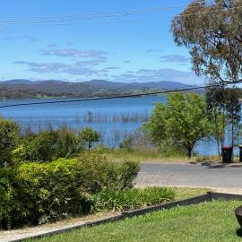 Relax in the spa with views opposite Lake Eildon