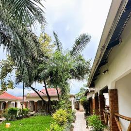 Home Feeling Neneu Lodge, hotel v destinaci Moshi