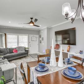 Pet-Friendly Gallatin Home w/ Deck, 1 Mi to Town!, hotel v destinácii Gallatin