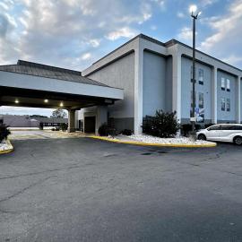 Motel 6-Pine Bluff, AR، فندق في باين بلاف