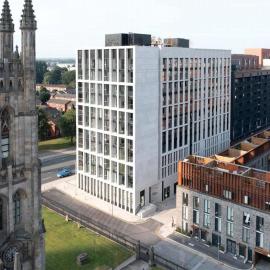 Central Manchester Duplex - Balcony - Roof Terrace - Parking, hotel in Manchester