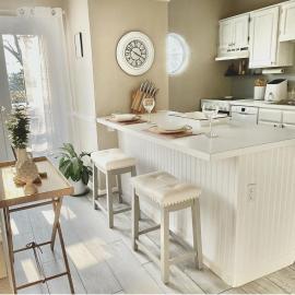 Luxury Villa- 3 mins to Mohegan- Fully Stocked with Fireplace- Jacuzzi, Saltwater Pools, Sauna、ノーウィッチのホテル