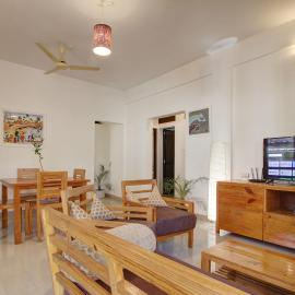 Genesis Abode - 2BHK Nest in Nature, Assagao - 10 mins from Anjuna & Vagator Beaches, khách sạn ở Mapusa