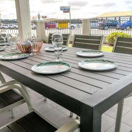 Port Vincent Seaside Apartments - Apartment 2, hotel in Port Vincent