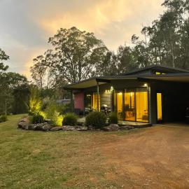 Somewhere Unique, hotell sihtkohas Wollombi