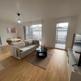 appartement 4 pièces spacieux grande terrasse、クリシーのホテル