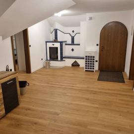 Gemütliche 90qm Wohnung am Waldrand, viešbutis mieste Thierhaupten