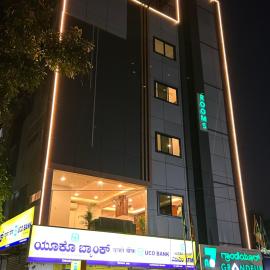 NO 7 Grandeur Hotel, hotell i Bangalore