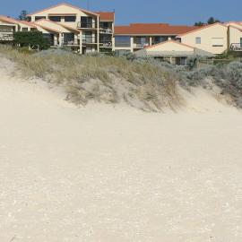 Scarborough & Absolutely Beachfront, hotel in Perth