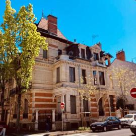 La Maison Rouge - Maison Familiale & Proche centre, hotel u gradu Viši