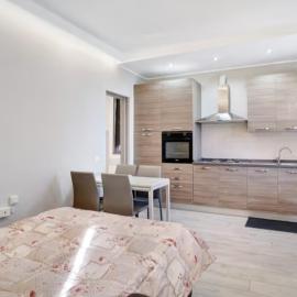 CASA SANREMO TIZIANO Parking Gratis Centro 15 minuti a piedi, hotell Sanremos