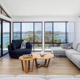 By The Bay, hotel in Salamander Bay