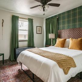 12-mins walk to ND - BBQ I Old Money Sports Glam - Pet Friendly!, hotel i South Bend