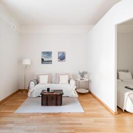 Cozy, spacious and calm apartment - top location, готель у Гельсінкі