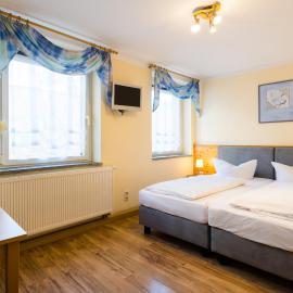 Pension & Ferienwohnungen Töpferstüb'l, hotel en Saalfeld