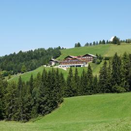 Kräuterhotel Zischghof, hotel em Obereggen