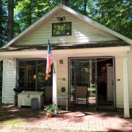 Quiet cottage on wooded property – hotel w mieście Lusby