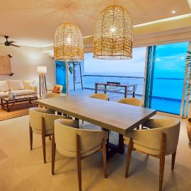 Luxury 3bdr Beachfront Condo, Peninsula Ixtapa, hotelli kohteessa Ixtapa