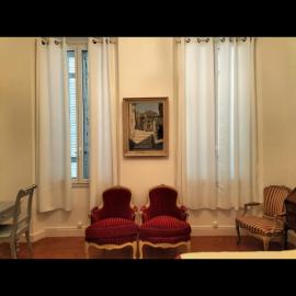 Appartement chic Haussmanien, hotel v destinaci Collobrières