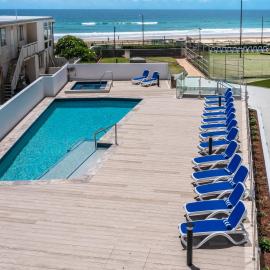 Breakers North Absolute Beachfront Apartments - Official, hotel sa Gold Coast