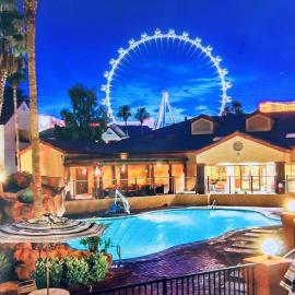 Weekend in Vegas - One Bedroom Apartment Next to Sphere!