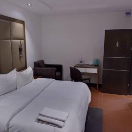 Hotel 35 Embassy