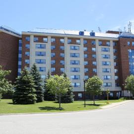 Residence & Conference Centre- Barrie, готель у місті Беррі