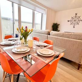 Families, Contractors, BIG bedrooms and Secure parking